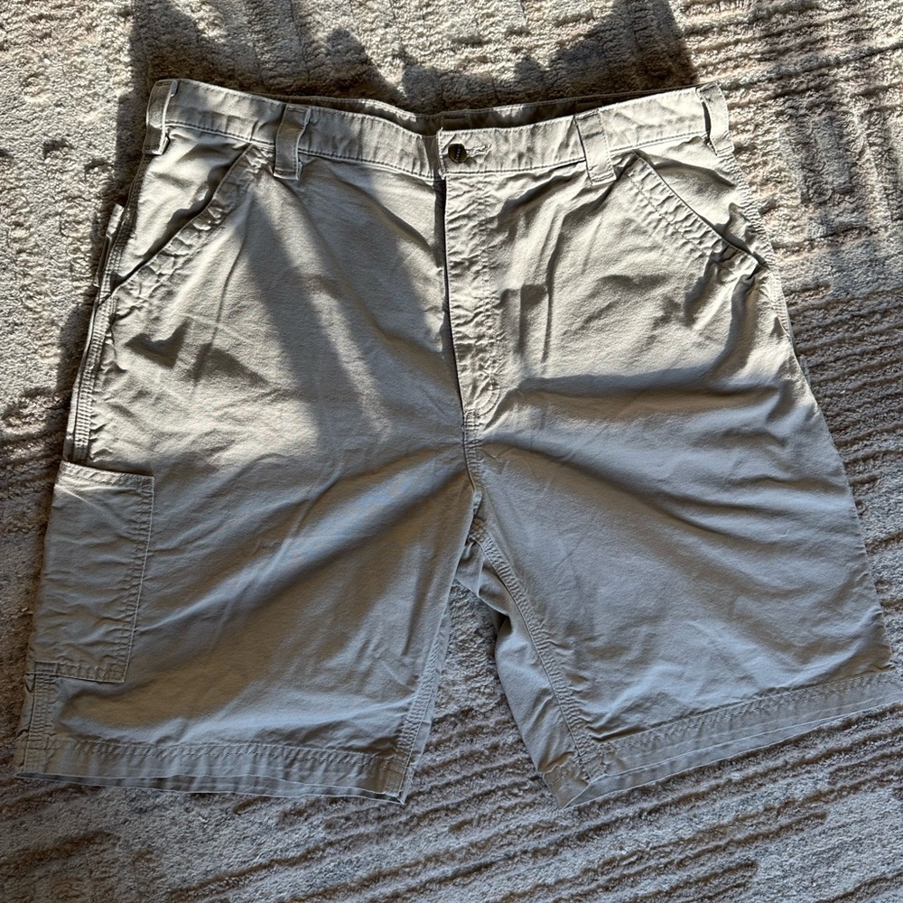Carhartt men’s tan cargo shorts